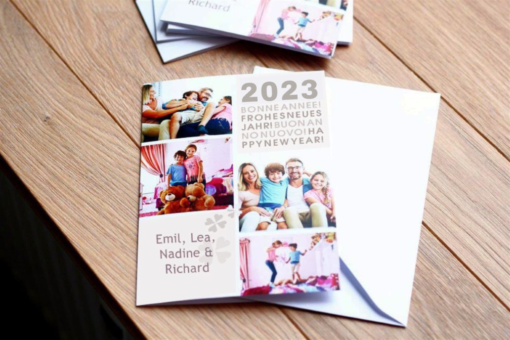 Augurare un felice anno nuovo con le cartoline fotografiche. Augurare un felice anno nuovo con le cartoline fotografiche.