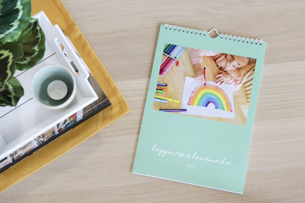Numériser les dessins des enfants et les utiliser pour des cadeaux photos. Numériser les dessins des enfants et les utiliser pour des cadeaux photos.