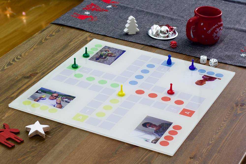 Créez votre propre jeu de société Créez votre propre jeu de société avec vos photos