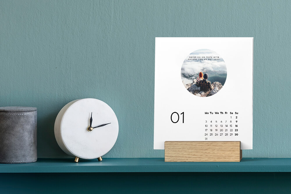 Idées pour un calendrier de bureau avec support en bois