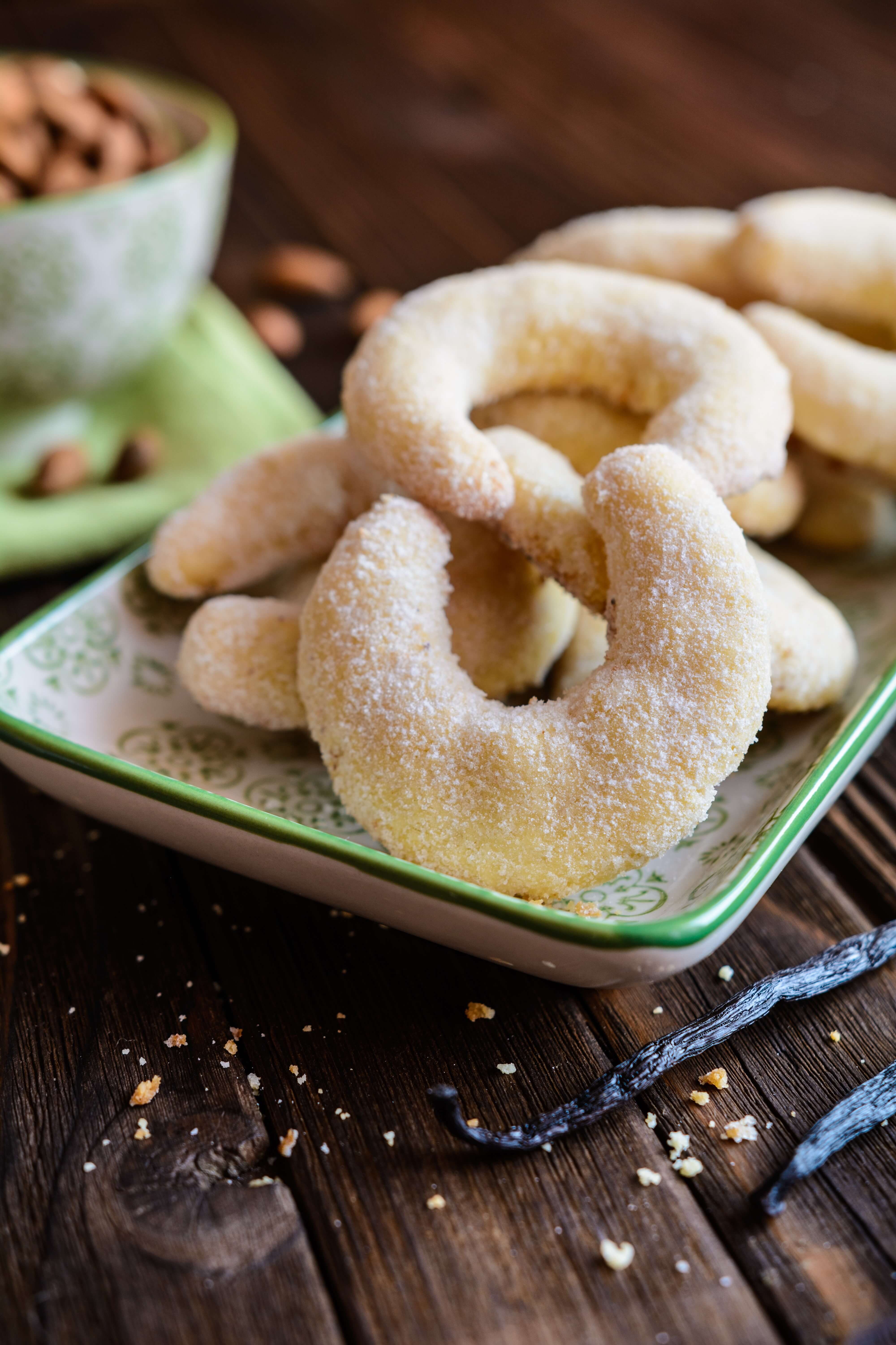 Köstliche vegane Vanillekipferl als Nachtisch Köstliche vegane Vanillekipferl als Nachtisch